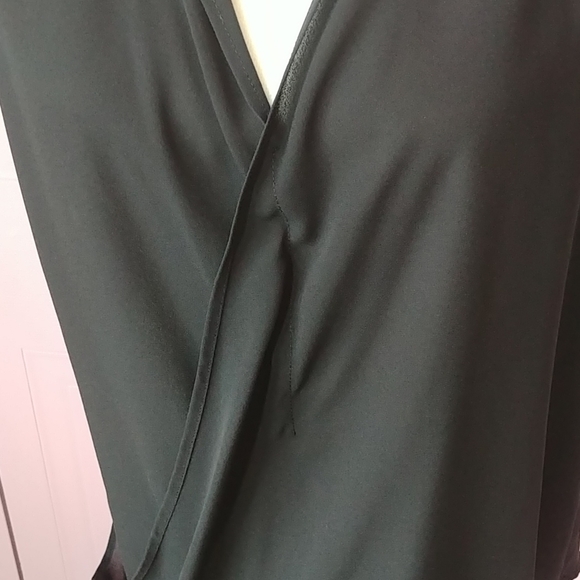 Slightly transparent top - Picture 3 of 6